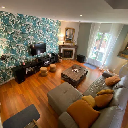 Au Centre Tres Cosy Privatunterkunft *