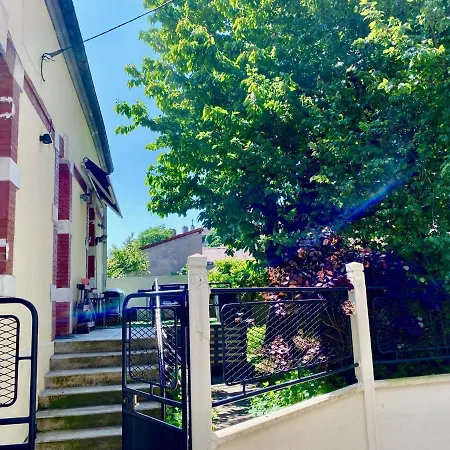 ホームステイ Au Centre Tres Cosy ナンシー